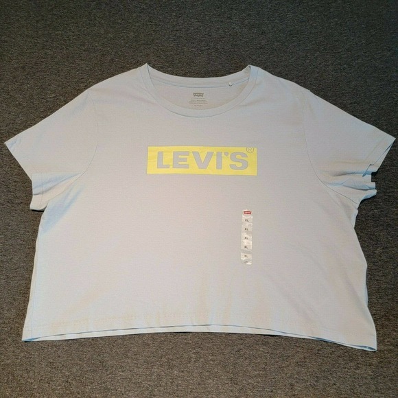 Levi's Tops - Levi's Cropped Short Sleeve Jordie Tee Light Blue Women's Size XL